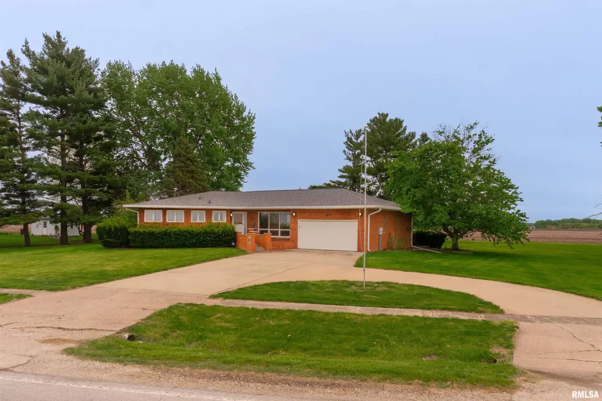 512 W Main Street, Victoria, IL 61485 - #1