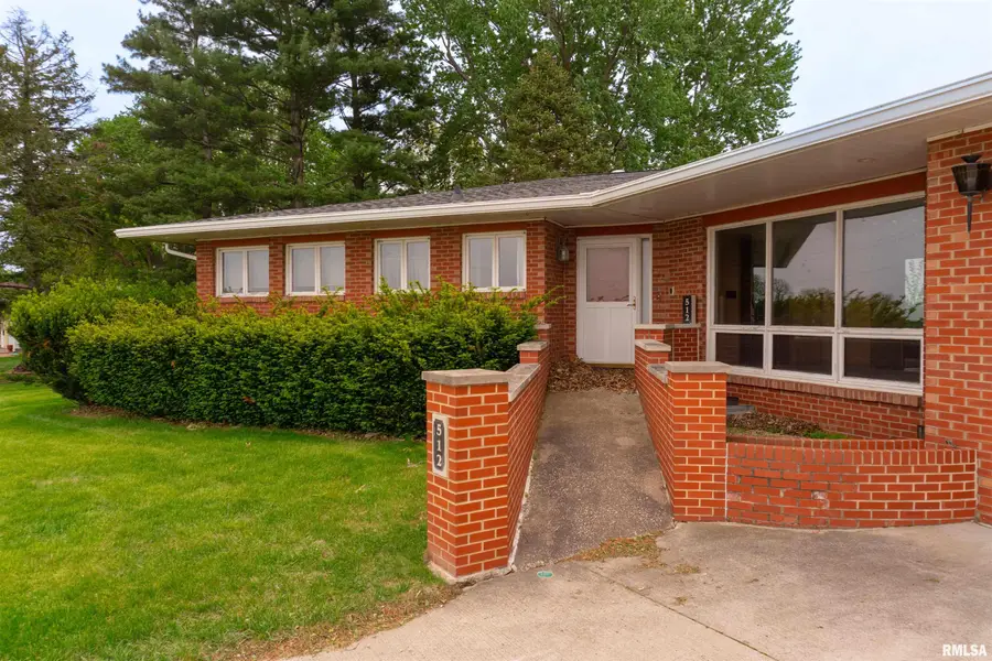 512 W Main Street, Victoria, IL 61485 - #2
