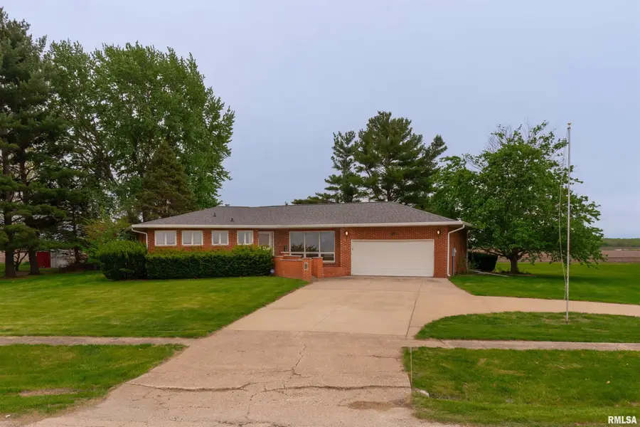 512 W Main Street, Victoria, IL 61485 - #3