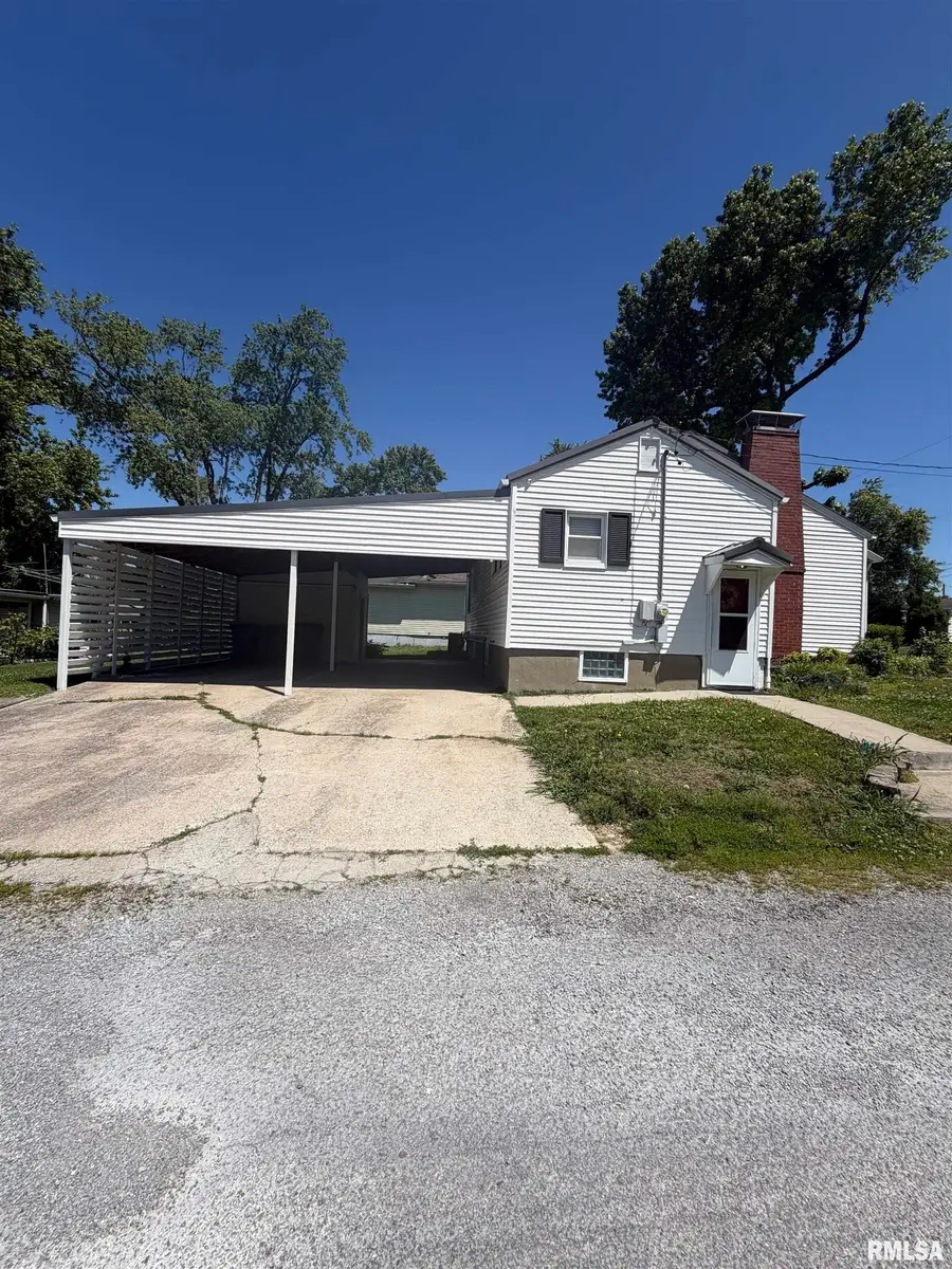 115 Grove Street, Anna, IL 62906 - #3