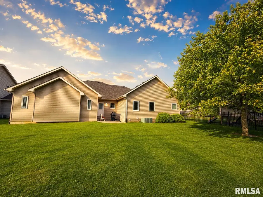 1920 Forestglen Drive, Peoria, IL 61615 - #3