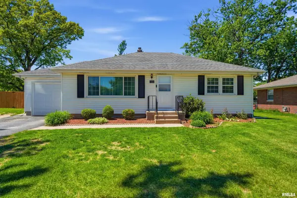 5203 N Sheridan Road, Peoria, IL 61614