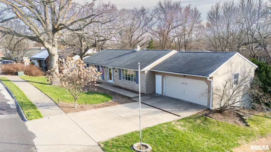 1930 Saint Clair Drive, Pekin, IL 61554 - #2