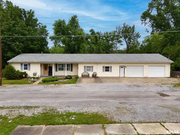 1830 King Street, Eldorado, IL 62930