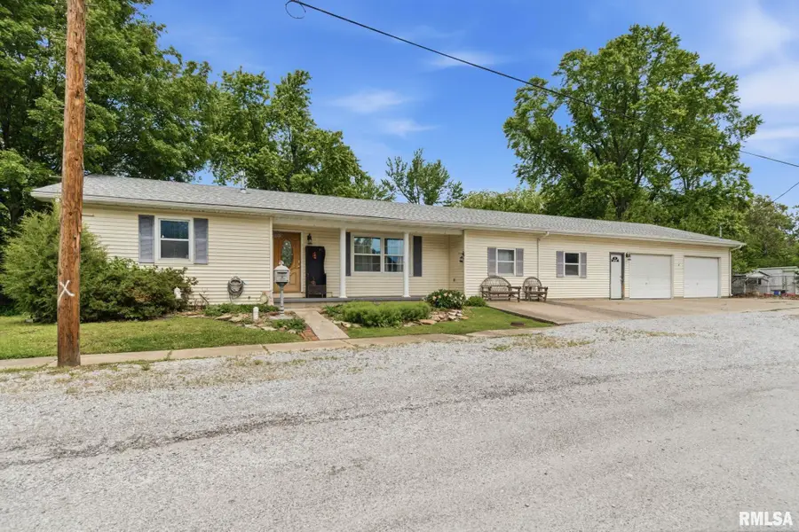 1830 King Street, Eldorado, IL 62930 - #2