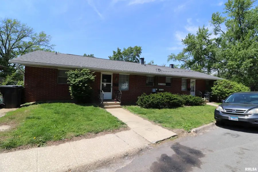 745 E Shore Drive, Pekin, IL 61554 - #3