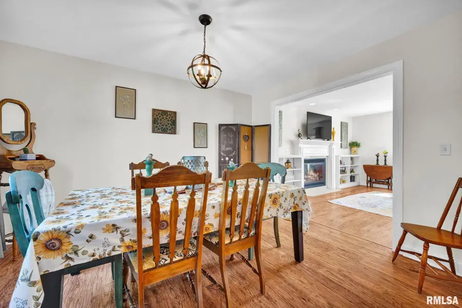 910 N Washington Drive, Metamora, IL 61548 - #3
