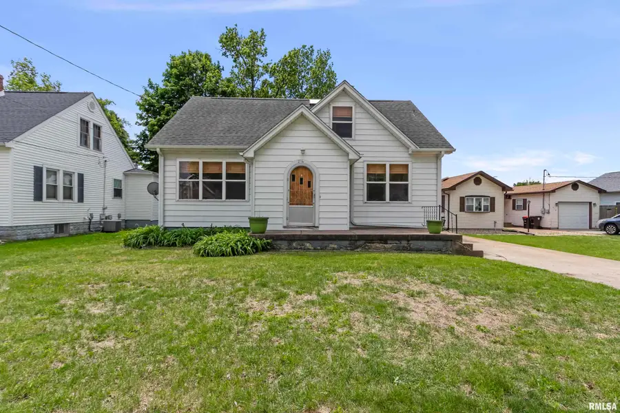 216 E Tyler Street, Morton, IL 61550 - #3
