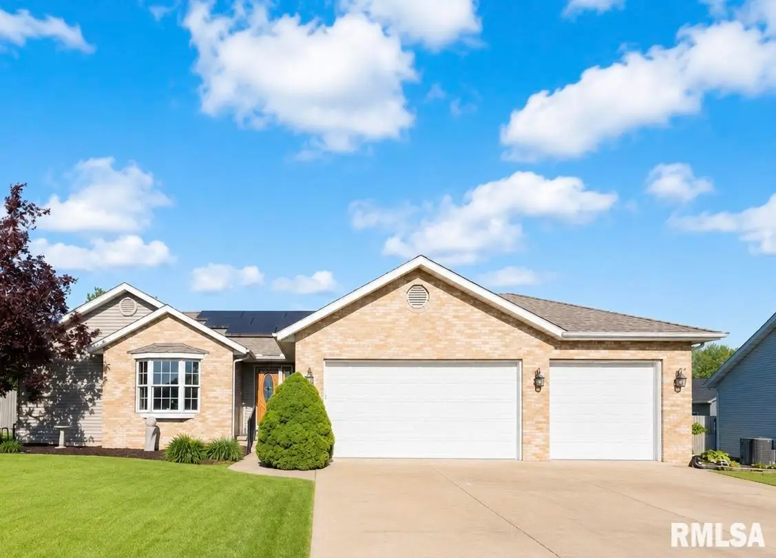 1816 Parkfield Drive, Pekin, IL 61554 - #1