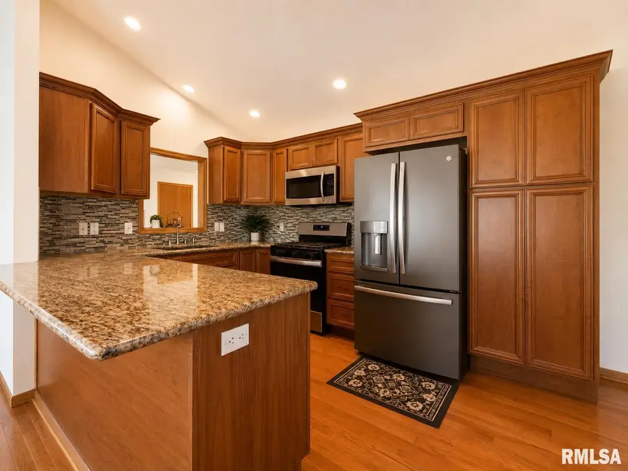 1816 Parkfield Drive, Pekin, IL 61554 - #2