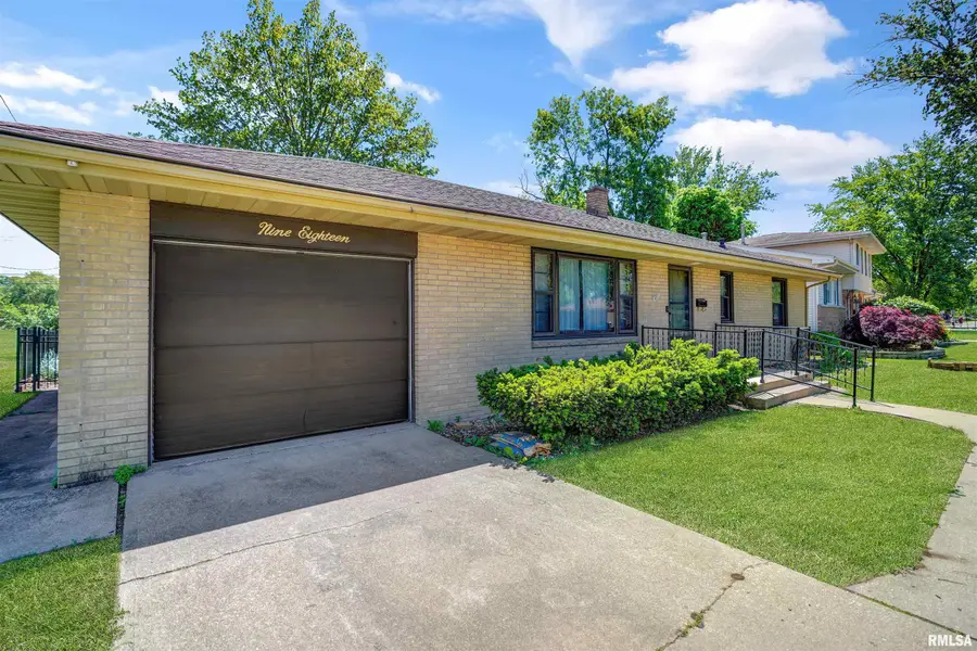 918 N Hushaw Avenue, Chillicothe, IL 61523 - #3