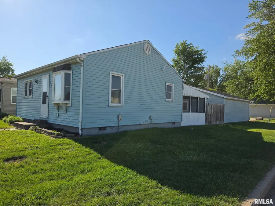 300 Rusche Street, Creve Coeur, IL 61610 - #3