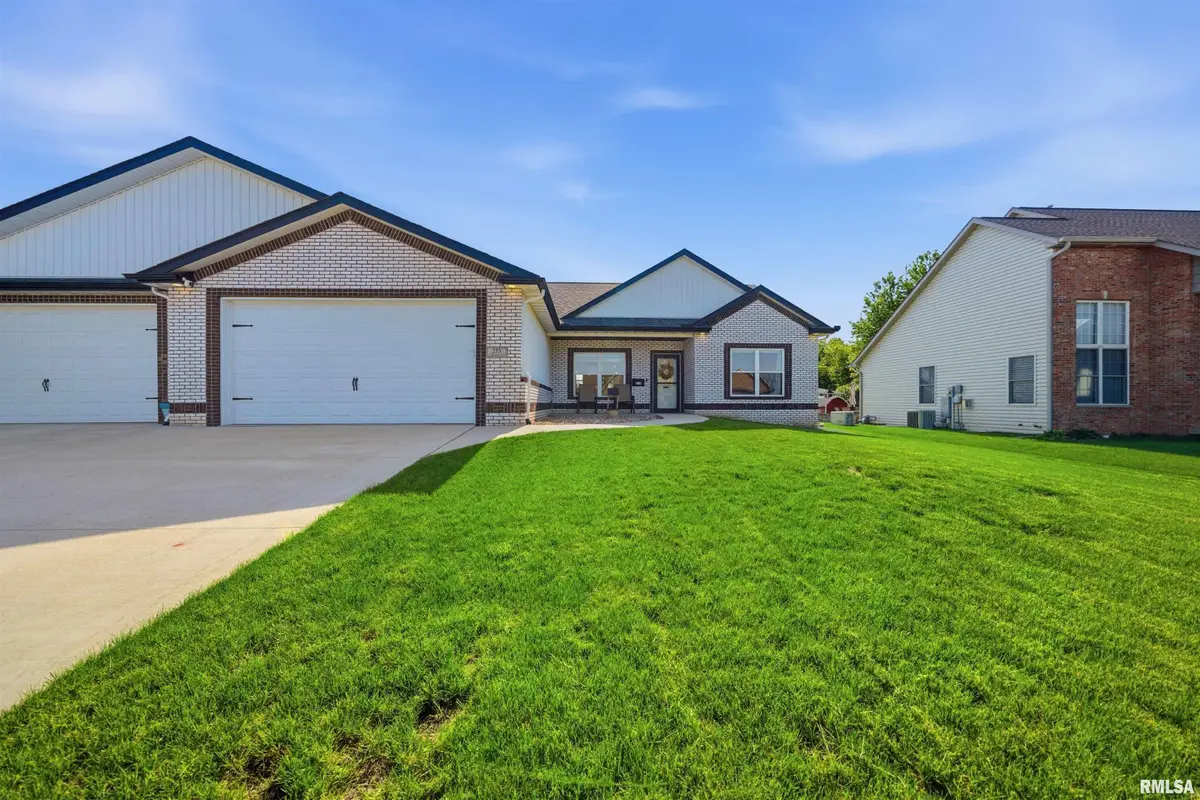 215 Cypress Point, Washington, IL 61571 - #1