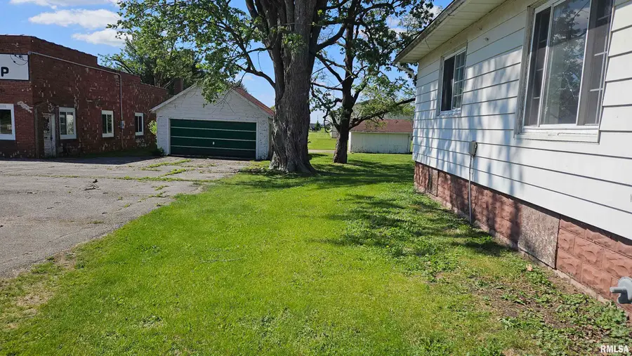 1790 E Chestnut Street, Canton, IL 61520 - #2