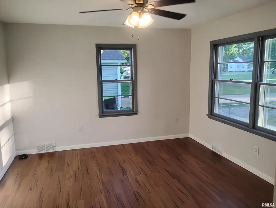 1506 N 3rd Street, Chillicothe, IL 61523 - #2
