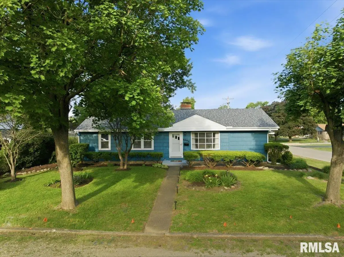 1404 N Birren Avenue, Chillicothe, IL 61523 - #1