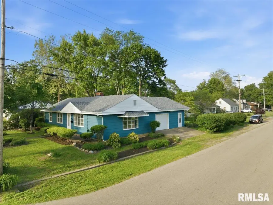 1404 N Birren Avenue, Chillicothe, IL 61523 - #2
