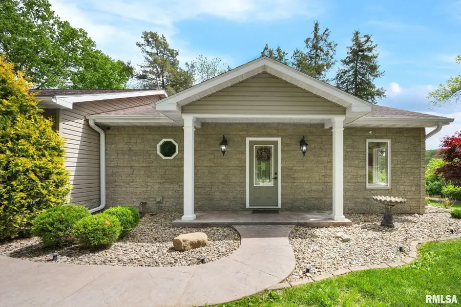 277 E Spring Lane, East Peoria, IL 61611 - #3