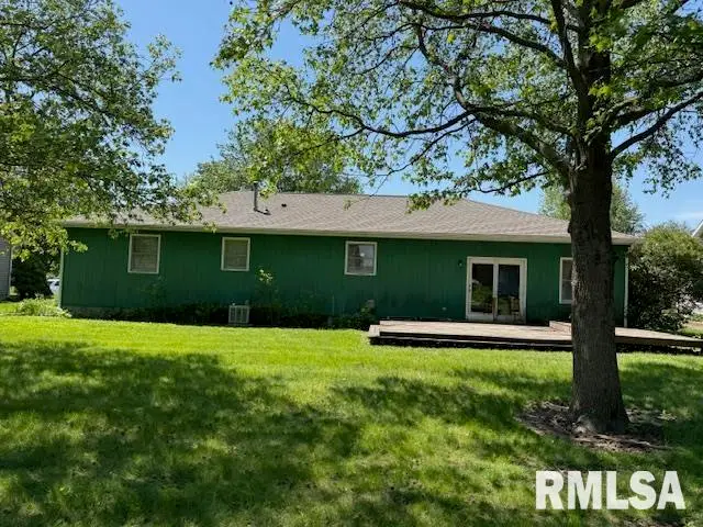 1324 E Thomas Street, Macomb, IL 61455 - #2