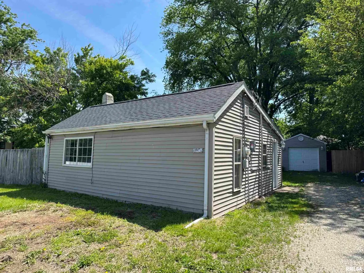 1207 1/2 S 12th Street, Pekin, IL 61554 - #1