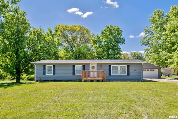 2401 S Lakeview Road South, Dahinda, IL 61428