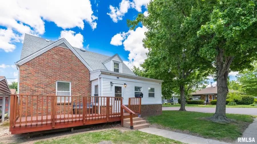 1013 Illinois Street, Pekin, IL 61554 - #2