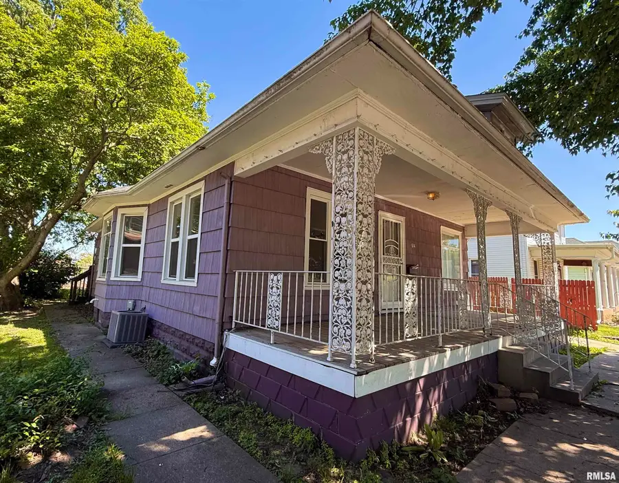 614 S 12th Street, Pekin, IL 61554 - #2