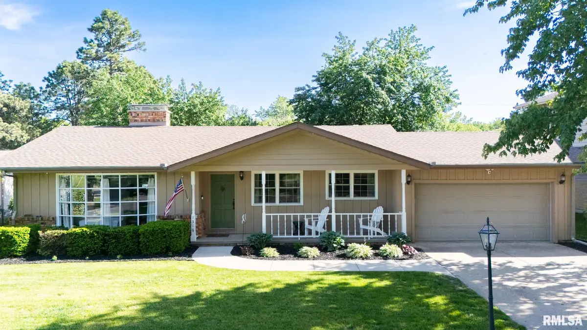 1316 W Lake Avenue, Peoria, IL 61614 - #1