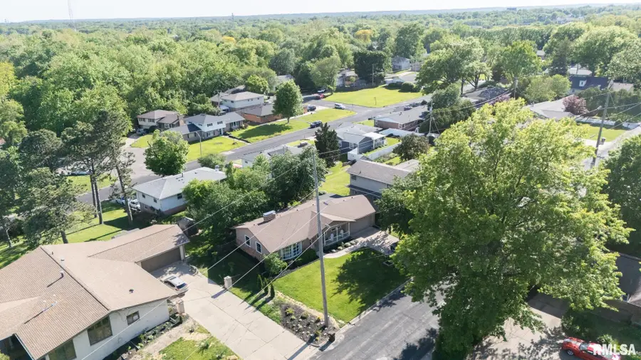 1316 W Lake Avenue, Peoria, IL 61614 - #3