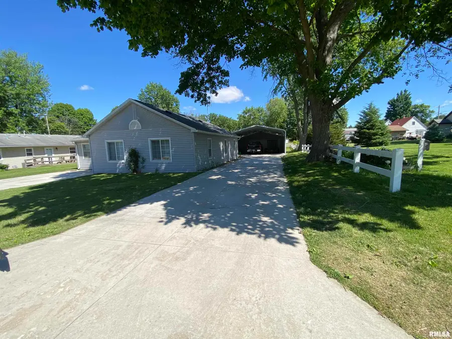 35 W Beech Street, Canton, IL 61520 - #2