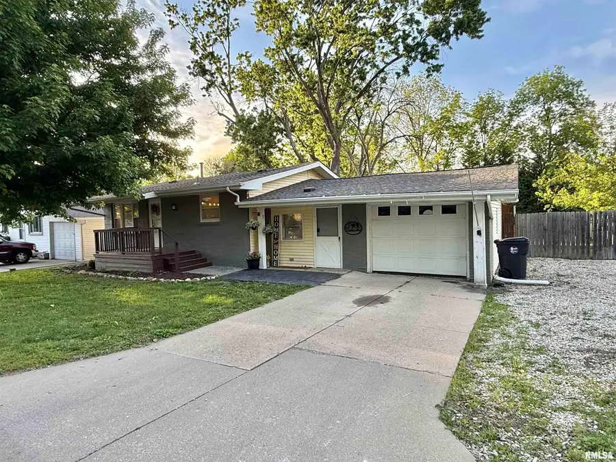 1035 E Myrtle Street, Canton, IL 61520 - #3