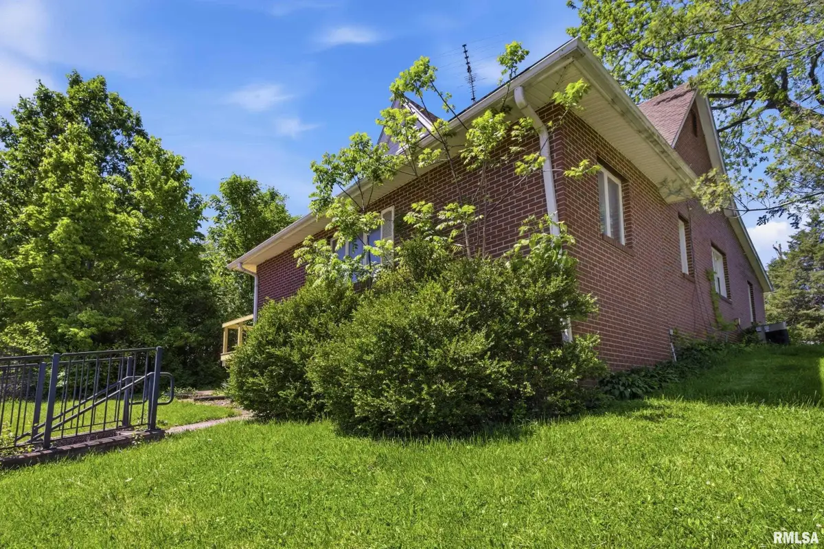 812 N Lafayette Street, Macomb, IL 61455 - #1