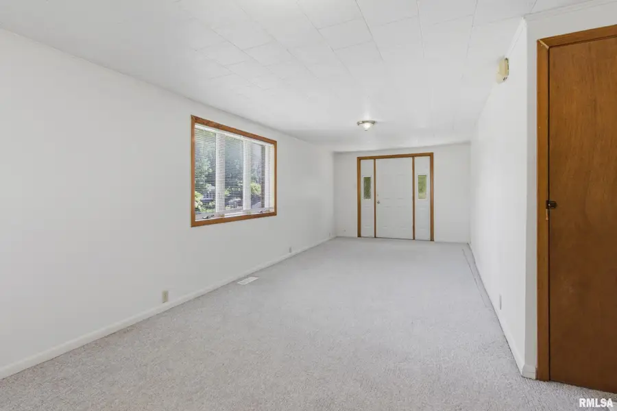 812 N Lafayette Street, Macomb, IL 61455 - #2