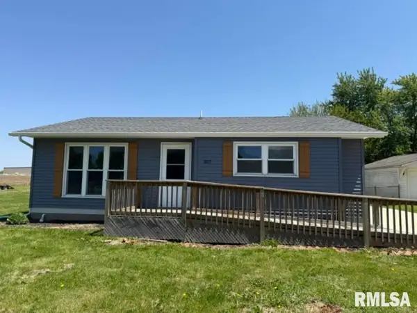307 Camelot Drive, Washington, IL 61571