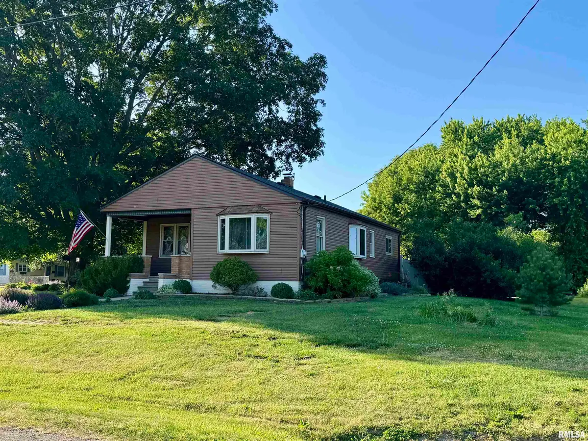 583 W Fort Street, Farmington, IL 61531 - #1
