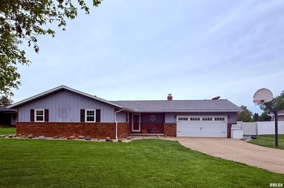 624 N Nebraska Avenue, Morton, IL 61550 - #1