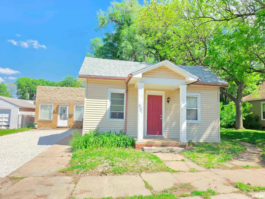 921-923 Ann Eliza Street, Pekin, IL 61554 - #2