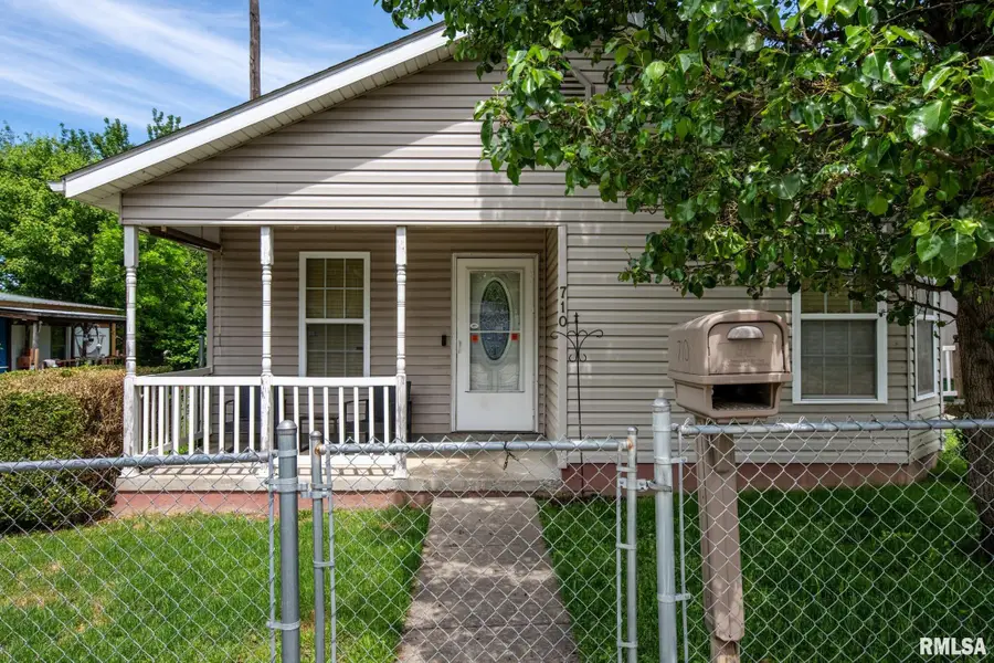 710 W Charleston Street, Harrisburg, IL 62946 - #2