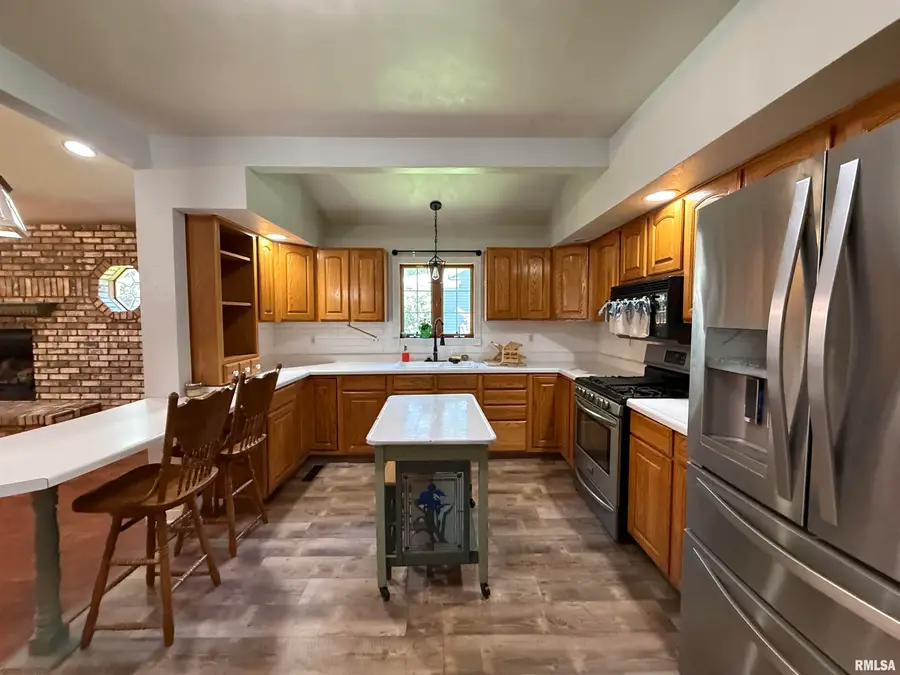 533 N 7th Avenue, Canton, IL 61520 - #3