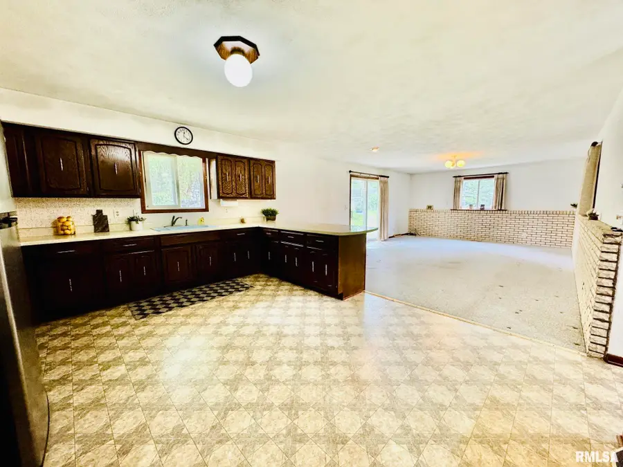 1305 Lawndale Avenue, Pekin, IL 61554 - #3