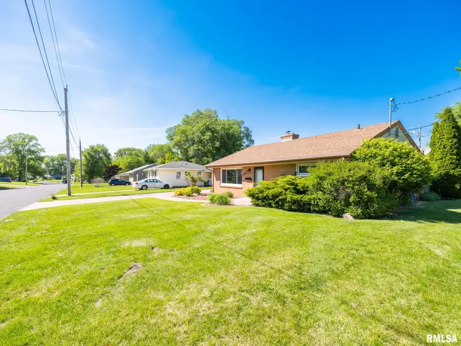 2229 Glendale Avenue, Pekin, IL 61554 - #2