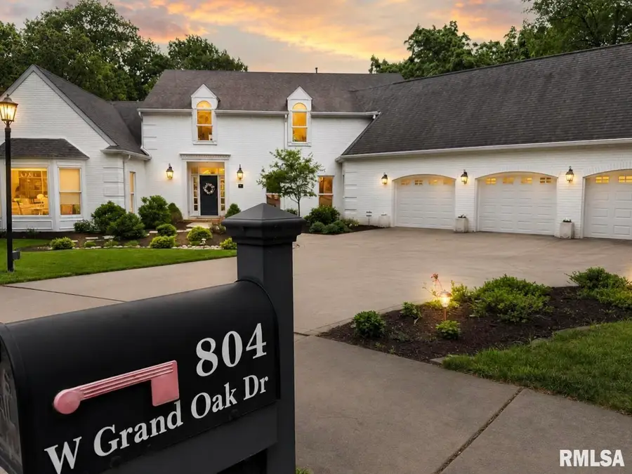 804 W Grand Oak Drive, Peoria, IL 61615 - #2