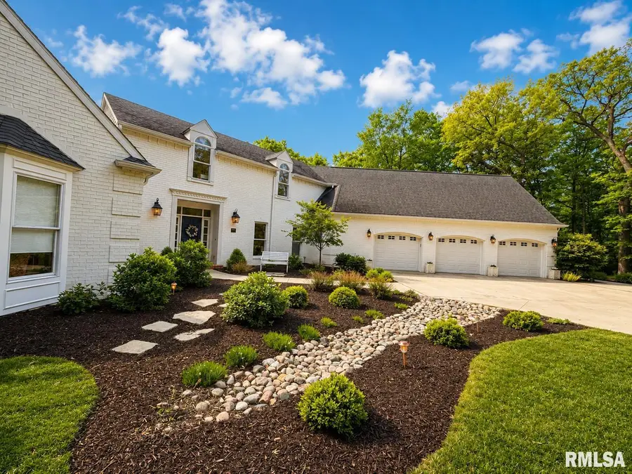 804 W Grand Oak Drive, Peoria, IL 61615 - #3