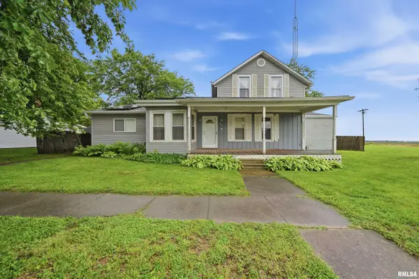 806 W 4th Street, Delavan, IL 61734