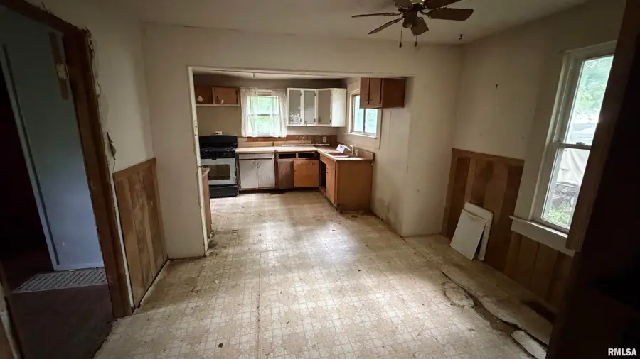 129 Hazel Court, Creve Coeur, IL 61610 - #3