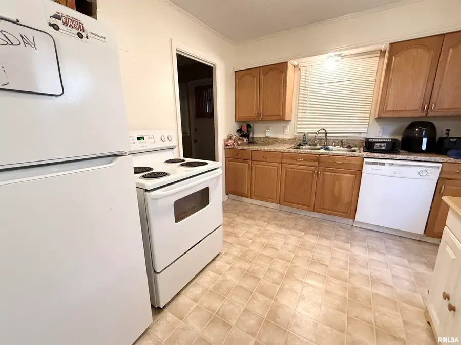 508 N Davis Street, Carbondale, IL 62901 - #3
