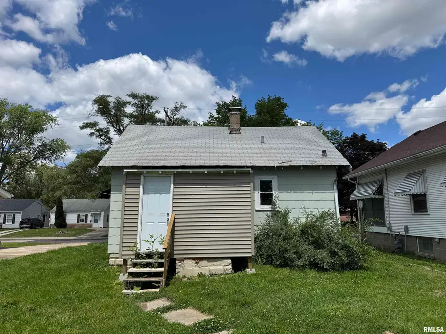 724 E Gift Avenue, Peoria, IL 61603 - #3