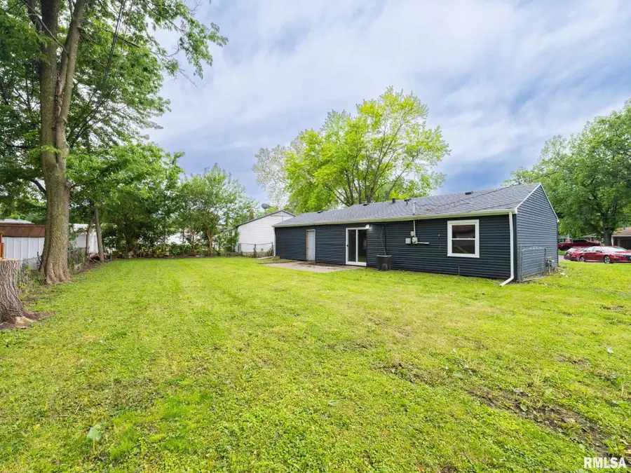 5 Brentwood Court, Pekin, IL 61554 - #2