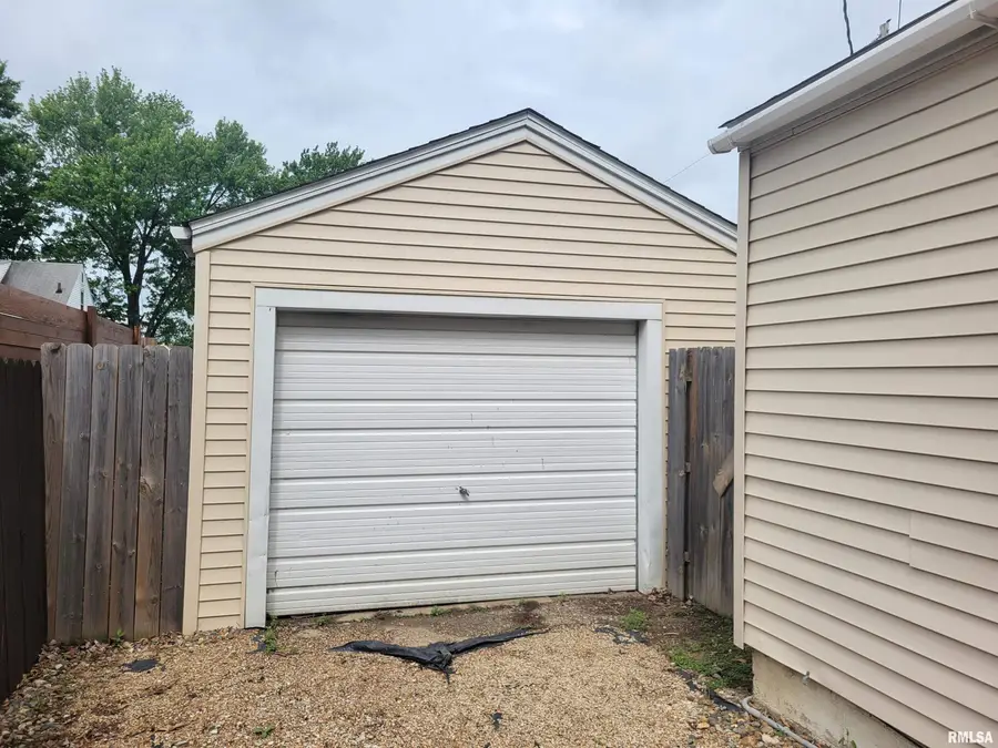 3311 N Leroy Avenue, Peoria, IL 61604 - #3