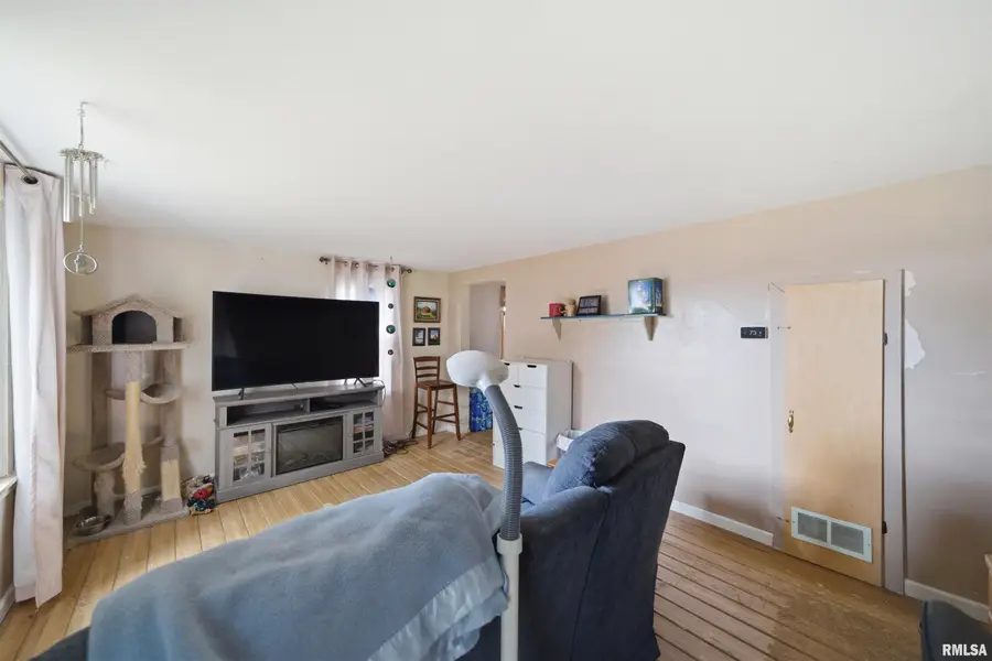 107 Florida Avenue, Washington, IL 61571 - #3